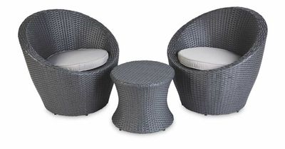 Aldi shoppers praise ‘space saving’ rattan bistro set