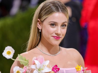 Lili Reinhart says she works with a ‘channeler’ weekly to contact ‘spirits’: ‘She’s my psychic life coach’