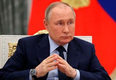 Putin’s troops using ‘antiquated’ maps from 1970s are missing targets in Ukraine, say western officials