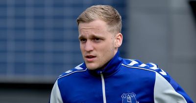 Donny van de Beek's latest Everton setback adds more uncertainty to Man Utd future