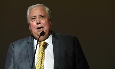 Clive Palmer’s campaign pledge to cap home loan rates ‘utterly irresponsible’, experts say