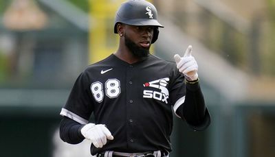 Luis Robert returns to White Sox lineup, but not in his customary spot