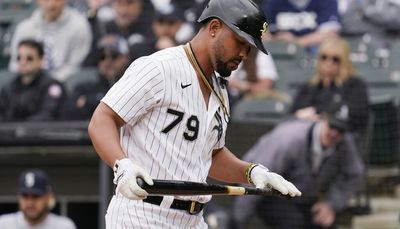 ‘We’re in this as a team, get out of it as team,’ Jose Abreu says before latest White Sox loss