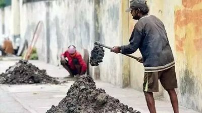 Monsoon preparations in Delhi: May date for clean drains