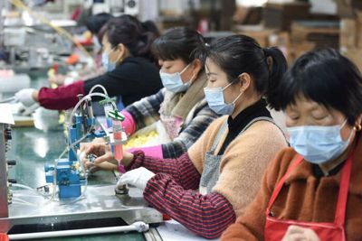 China factory activity falls to lowest in 2 years