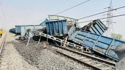 Uttar Pradesh: 15 wagons of coal laden goods train derail in Etawah