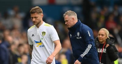 Leeds United suffer yet another injury blow as Liam Cooper limps out of Man City warm-up