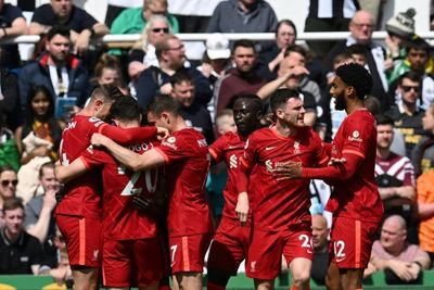 Man City keep Liverpool at arm's length, Norwich relegated