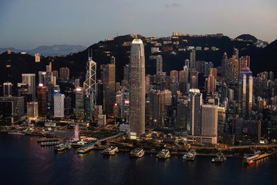 China discusses protecting assets from U.S. sanctions with banks -FT