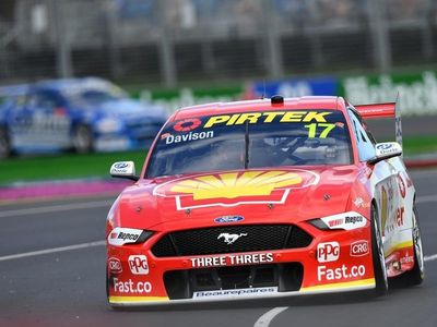 Davison, SVG claim Supercar poles in Perth