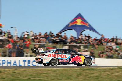 Perth Supercars: Van Gisbergen wins finale