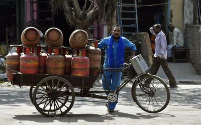 Delhi: Congress slams BJP government over LPG cylinder price hike