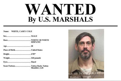 Marshals: Reward for info on escaped inmate, missing officer