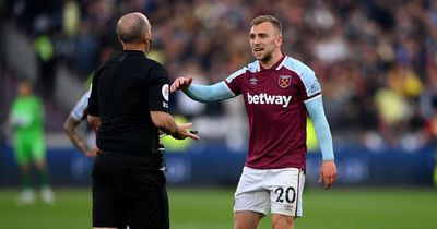 What Jarrod Bowen did with Mike Dean after diving against Arsenal star Aaron Ramsdale