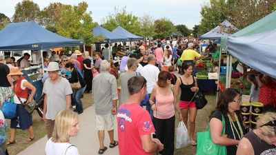 Federal election candidates pop up at farmers' markets, but some vote to keep politics out