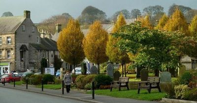 Staggeringly beautiful village not far from Manchester with a pub that serves the 'best' roast