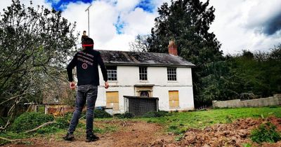 Urban explorer photographs once-loved farmhouse 'frozen in time' after owners abandon it