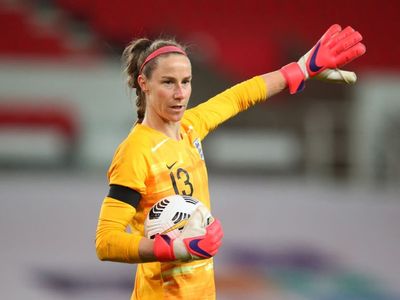 Karen Bardsley: Man City and England goalkeeper announces retirement
