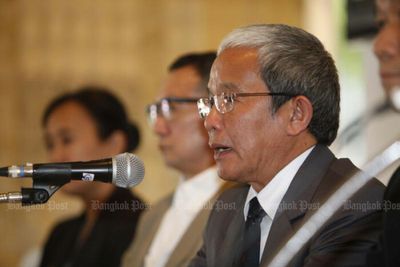 Silapakorn University president resigns over air hostess pictures