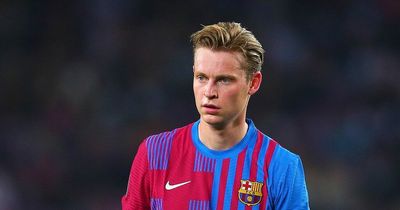 Frenkie de Jong 'decision' puts Manchester United on transfer alert as Barcelona u-turn opens door for Erik ten Hag