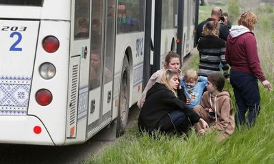 Civilians evacuated from Mariupol steelworks but hundreds still trapped