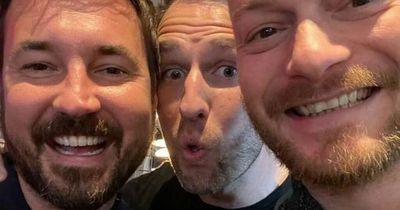 Martin Compston visits Glasgow music bar as staff left stunned