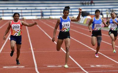 Priya Mohan outclasses Dutee Chand in women’s 200m