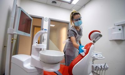 The Guardian view on the dentist shortage: a gap that needs filling
