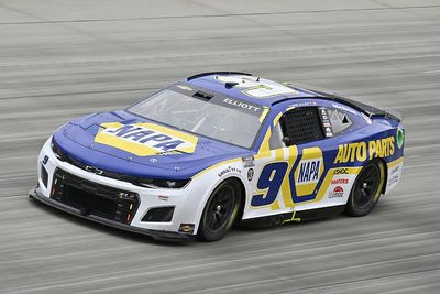 NASCAR Cup Dover: Elliott holds off Stenhouse to win rain-delayed race