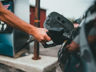 10 States Where Gas Costs The Most