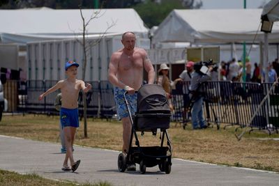 Ukrainian refugees at camp in Mexico City await US action