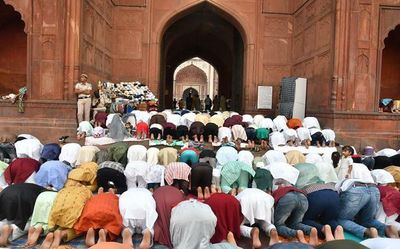 After 2 years, scores of devotees throng mosques to offer Eid Namaz