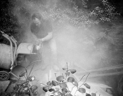 ‘You get filthy’ – the photographer who shoots sweaty workmen in building sites