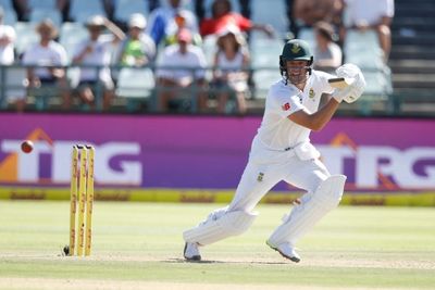 De Villiers hopes grass is greener for golf team-mate Barty