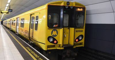 Man 'tried to throw guard in front of train' at Moorfields