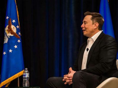 Elon Musk Says Will Try His Best to Retain Twitter Shareholders' Stake In New Private Company