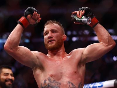 Justin Gaethje vows to ‘put a hole’ in Charles Oliveira’s face at UFC 274