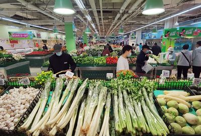 Editorial: Consumption Stimulus Should Go Above and Beyond