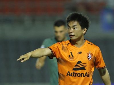 Roar coach laments visa-player missteps
