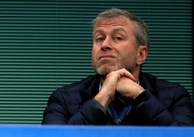 Chelsea sale in doubt as Roman Abramovich expects £1.5bn loan to be frozen