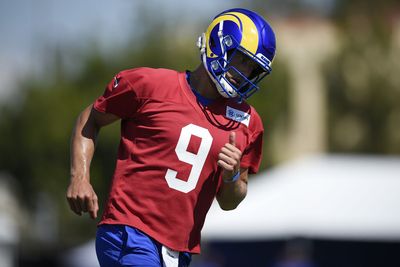 Mic’d up: Rams assistant strength coach puts Matthew Stafford and QBs through spring workout