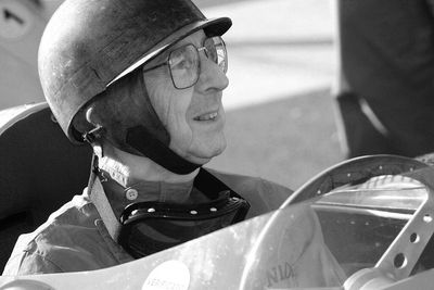 Tony Brooks obituary: 1950s F1 race winner dies aged 90