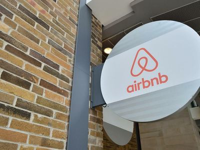 Airbnb Q1 Earnings Highlights: Revenue And EPS Beat, Record Bookings, Strong Demand Moving Forward