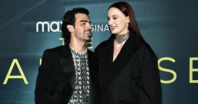 Pregnant Sophie Turner trying to convince hubby Joe Jonas to move back to UK
