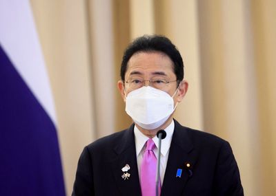 Russia bars entry to 63 Japanese, including PM
