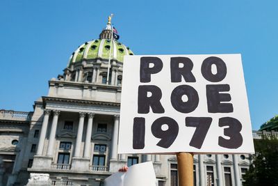 State battles predicted after ending Roe