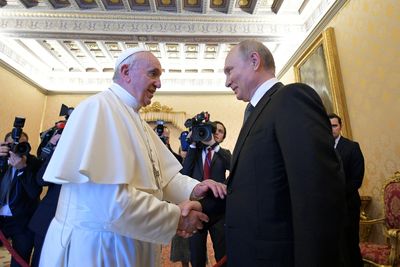 Kremlin says no agreement reached on possible meeting between Putin and Pope Francis