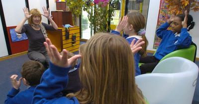 Deaf Awareness Week: Benefits of teaching British Sign Language in school