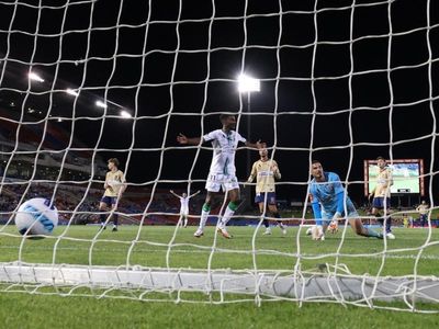United slip to costly ALM draw with Jets