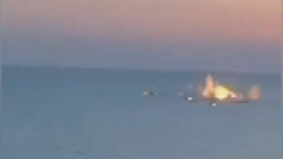 VIDEO: Yellow Submarine: Russian Sub Flees Ukrainian Attack